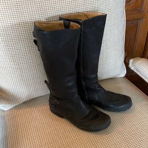 Super cute leather boots